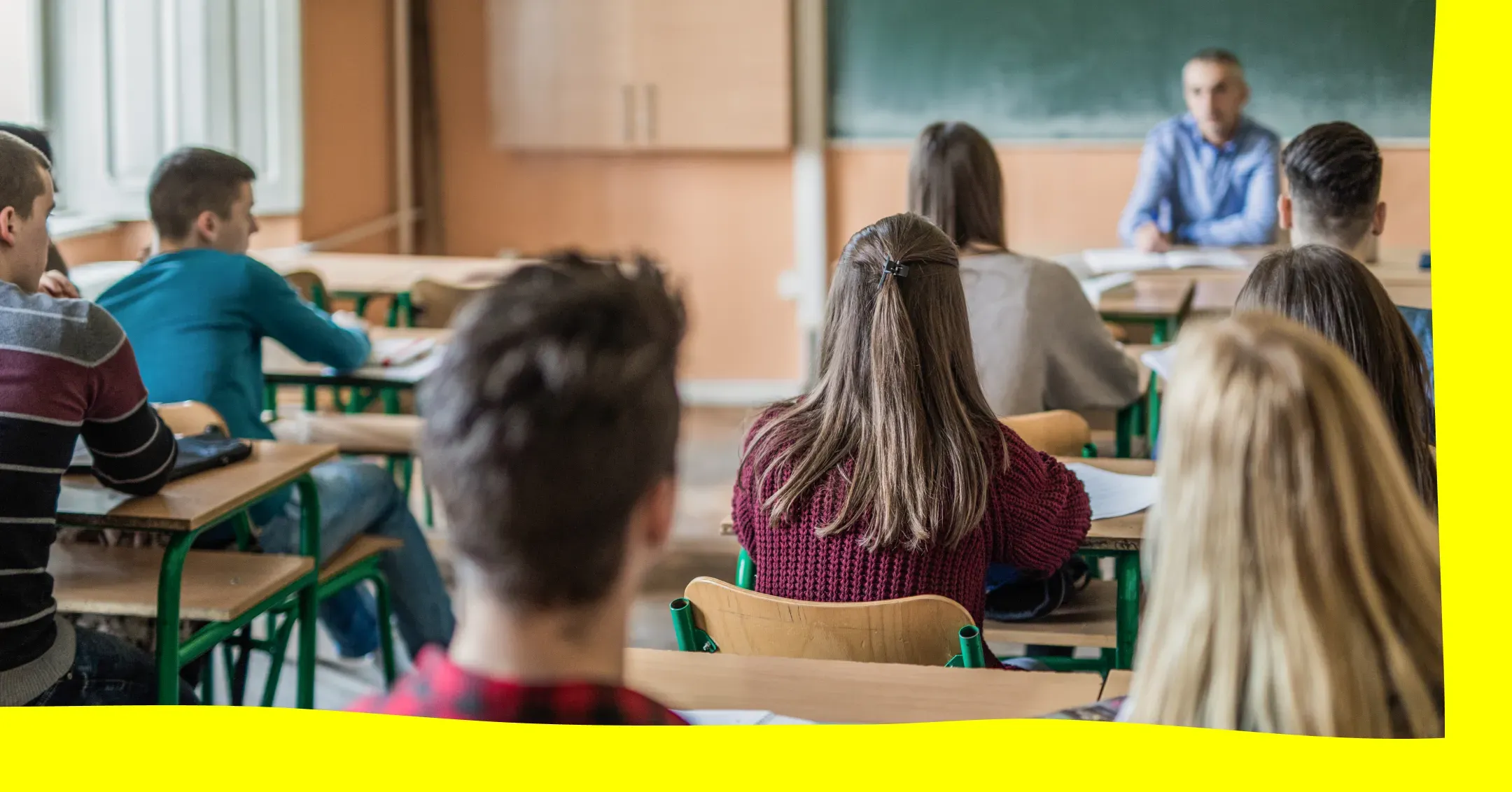 studenti tornano a scuola